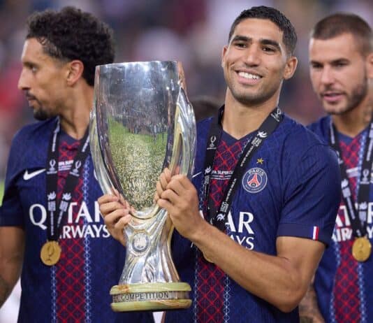 باريس سان جيرمان يفوز بجائزة لوريوس كأفضل فريق في العام باريس سان جيرمان أفضل فريق في العالم بجائزة لوريوس