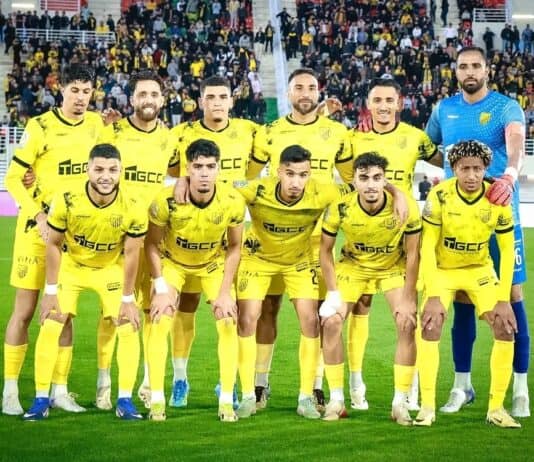 المغرب الفاسي يلتهم حسنية أكادير برباعية ويشدد قبضته على الصدارة المغرب الفاسي يلتهم حسنية أكادير برباعية ويشدد قبضته على الصدارة