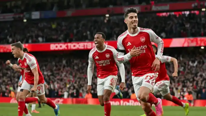 GettyImages-2276537008.jpg أرسنال بطلاً للدوري الإنكليزي بعد تعثر سيتي