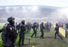 Le hooliganisme entraîne l’annulation du match de Ligue 1 entre Nantes et Toulouse شغب جماهير نانت يتسبب في إلغاء مباراة تولوز