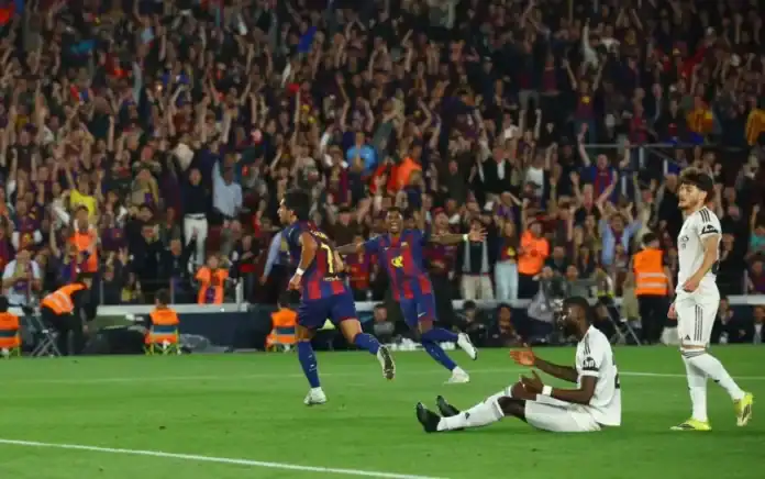 image_870x_6a00ef3d3d67f برشلونة يهزم ريال مدريد ويتوج بلقب الليغا