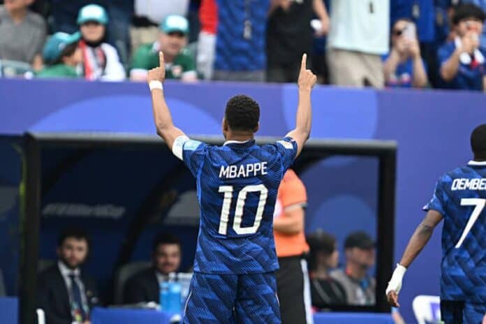 17821670038483 مبابي يدخل نادي المئة مع منتخب فرنسا
