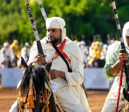 سربة تلهوني محمد أمين تتوج بجائزة الحسن الثاني للتبوريدة سربة تلهوني محمد أمين تفوز بجائزة الحسن الثاني للتبوريدة