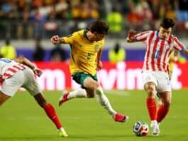 الولايات المتحدة وأستراليا إلى دور الـ32 من كأس العالم الولايات المتحدة وأستراليا تتأهلان من المجموعة الرابعة