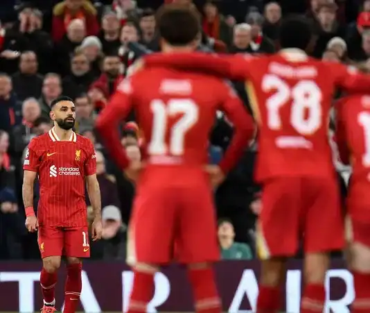 ستيف نيكول: زملاء محمد صلاح خذلوه وحرموه من الكرة الذهبية ستيف نيكول: زملاء محمد صلاح خذلوه وحرموه من الكرة الذهبية