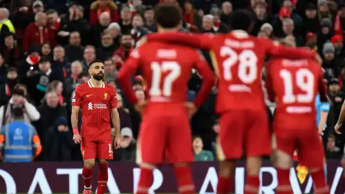ستيف نيكول: زملاء محمد صلاح خذلوه وحرموه من الكرة الذهبية