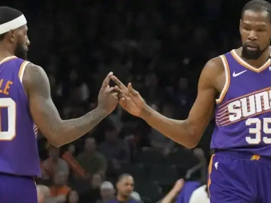 مفارقة في الـNBA: أغلى تشكيلة في الدوري تُقصى من الأدوار الإقصائية أغلى فريق في الـNBA خارج البلاي أوف: مفاجأة فينيكس صنز