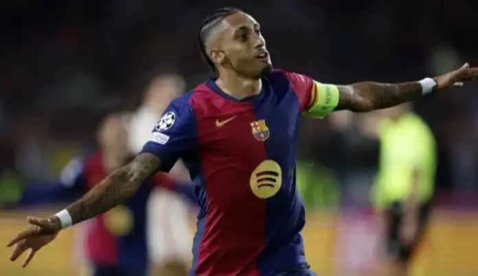 رافينيا يجدد عقده مع برشلونة حتى 2028 بعد موسم تاريخي