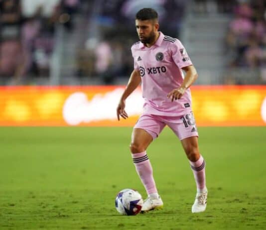 جوردي ألبا يمدد عقده مع إنتر ميامي حتى 2027 ويؤكد رغبته في مواصلة الفوز جوردي ألبا يمدد عقده مع إنتر ميامي حتى 2027 ويؤكد استمراره مع ميسي