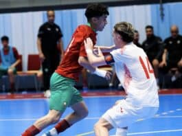 المنتخب الوطني المغربي يفوز على نظيره الإسباني في كرة القدم داخل القاعة المنتخب الوطني المغربي يفوز على إسبانيا 4-2 في كرة القدم داخل القاعة