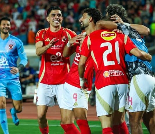 الثلاثي المغربي يتوج بلقب الدوري المصري مع الأهلي بعد فوز ساحق على فاركو الثلاثي المغربي يتوج بالدوري المصري مع الأهلي بعد سداسية أمام فاركو
