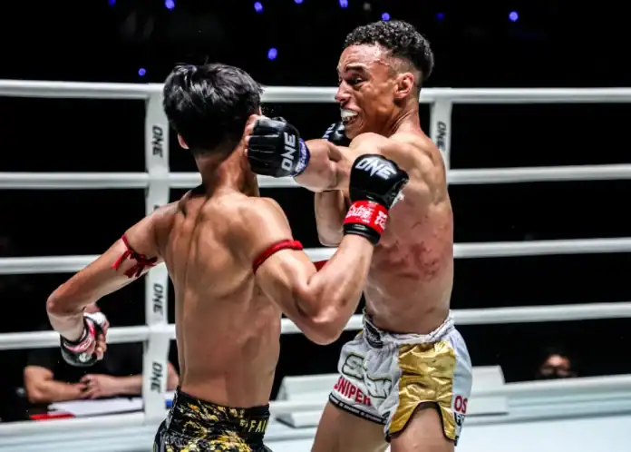 المهدي الجماري يسقط أمام أليف في نزال حاسم بـONE Fight Night 32