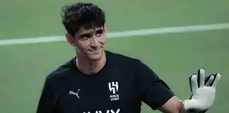 ياسين بونو يُجدد عقده مع الهلال السعودي حتى 2027 بعد تألقه في مونديال الأندية ياسين بونو يجدد عقده مع الهلال السعودي حتى 2027