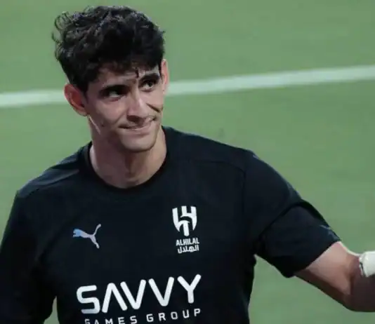 ياسين بونو يُجدد عقده مع الهلال السعودي حتى 2027 بعد تألقه في مونديال الأندية ياسين بونو يجدد عقده مع الهلال السعودي حتى 2027