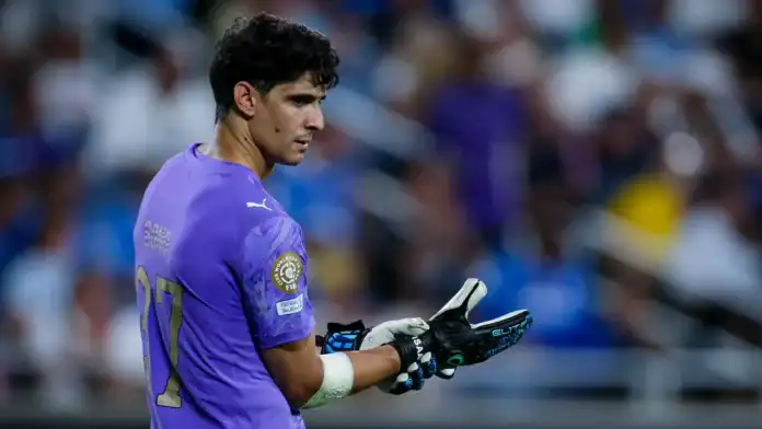 الهلال يتحرك لتجديد عقد ياسين بونو حتى 2028 بعد تألقه في مونديال الأندية