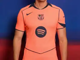 برشلونة تكشف عن القميص الثالث لموسم 2025/2026 برشلونة يكشف عن القميص الثالث لموسم 2025/2026 – اللون البرتقالي الفاتحبرشلونة يكشف عن القميص الثالث لموسم 2025/2026 – اللون البرتقالي الفاتح