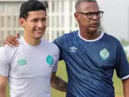 مدرب الرجاء يمنح فرصة لأبريغوف لتقييمه في تحضيرات الفريق مدرب الرجاء يمنح أبريغو فرصة جديدة قبل الحسم في مستقبله