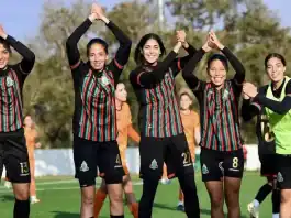 الجيش الملكي يتأهل إلى دوري أبطال إفريقيا للسيدات بالعلامة الكاملة الجيش الملكي يتأهل إلى دوري أبطال إفريقيا للسيدات بالعلامة الكاملة