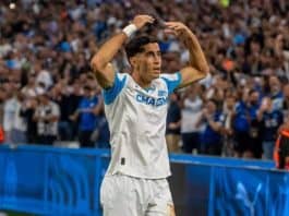 مارسيليا يحسم ديربي فرنسا أمام باريس سان جيرمان بهدف المغربي نايف أكرد مارسيليا يقهر باريس سان جيرمان برأسية المغربي نايف أكرد في الدوري الفرنسي