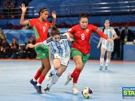 الأرجنتين تسحق المنتخب النسائي 6-0 في افتتاح كأس العالم لكرة الصالات: تحديات قادمة للفلبين وبوليفيا الأرجنتين تهزم المغرب بنتيجة 6-0 خلال كأس العالم لكرة الصالات للسيدات 2025 في ملعب PhilSports Arena يوم الجمعة. (الصور من قبل Russell Palma/The Philippine STAR)