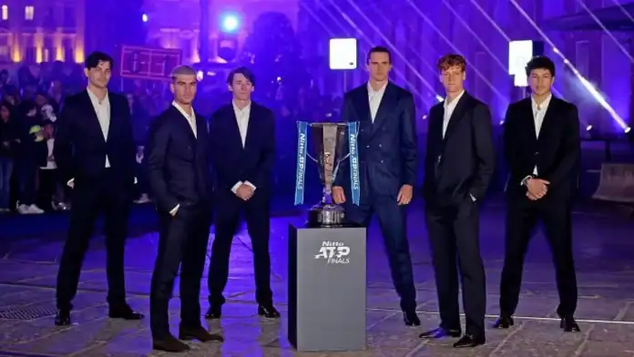 هل يخرج الكاراس؟ ترتيب مجموعة كونورز قبل الجولة الاخيرة ATP 2025