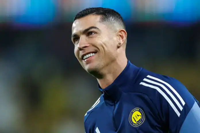 -1x-1 (1) رونالدو يستثمر في بيربليكسيتي AI