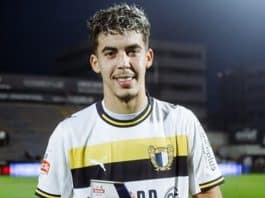 زابيري يتألق بثنائية تاريخية ويصبح أكثر اللاعبين تسديداً في الدوري البرتغالي زابيري يسجل ثنائية ويتصدر التسديدات!