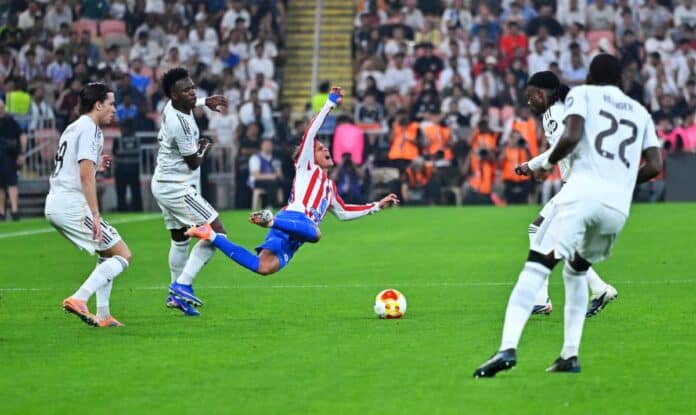 G-K47eZWcAAeH3s ريال يفوز على أتلتيكو ويواجه برشلونة في نهائي السوبر!