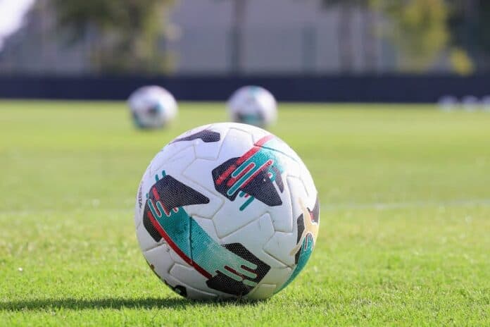 football تمديد الميركاتو الشتوي في المغرب إلى 31 يناير 2026