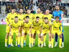 المغرب الفاسي يلتهم حسنية أكادير برباعية ويشدد قبضته على الصدارة المغرب الفاسي يلتهم حسنية أكادير برباعية ويشدد قبضته على الصدارة