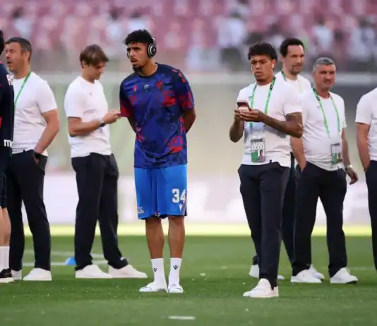 شادي رياض يتوج بلقب دوري المؤتمر الأوروبي مع كريستال بالاس شادي رياض يتوج بلقب دوري المؤتمر الأوروبي