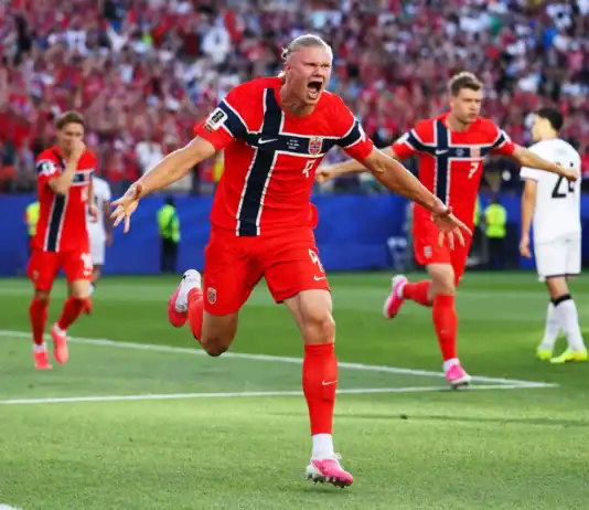 هالاند يرفض وصف نفسه بالأفضل ويختار كين ومبابي هالاند يختار كين ومبابي كأفضل مهاجمين
