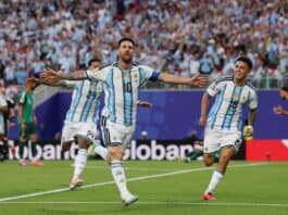 الأرجنتين تنجو من فخ مصر بريمونتادا مثيرة وتبلغ ربع نهائي المونديال الأرجنتين تقلب تأخرها أمام مصر وتتأهل