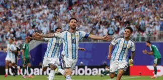 الأرجنتين تنجو من فخ مصر بريمونتادا مثيرة وتبلغ ربع نهائي المونديال الأرجنتين تقلب تأخرها أمام مصر وتتأهل