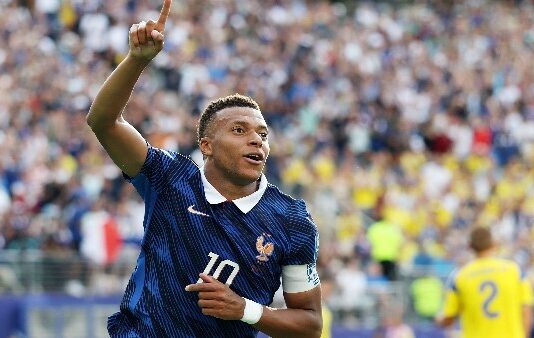 مبابي وميسي يتصدران سباق هدافي كأس العالم 2026 مبابي وميسي يتصدران هدافي كأس العالم 2026