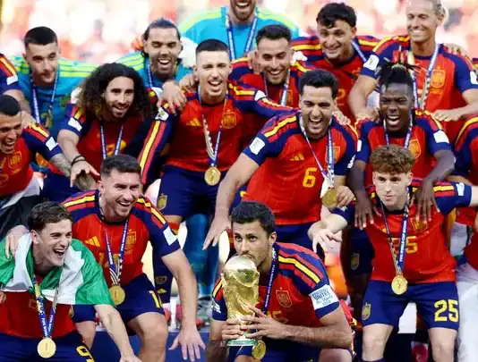 إسبانيا تنتزع كأس العالم 2026 من الأرجنتين في نهائي مثير إسبانيا تهزم الأرجنتين وتتوج بكأس العالم 2026