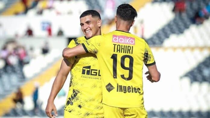 المغرب الفاسي يعزز صدارته بعد تعادل مع الكوكب المراكشي