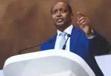 Motsepe tient une conférence de presse pour discuter de l’avenir du football africain موتسيبي يناقش مستقبل الكرة الإفريقية في جوهانسبرغ
