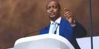 موتسيبي يعقد مؤتمرًا صحفيًا لمناقشة مستقبل الكرة الإفريقية موتسيبي يناقش مستقبل الكرة الإفريقية في جوهانسبرغ