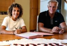 Sanaa Masoudi signe officiellement avec le club français de Flory 91 jusqu’en 2028 سناء مسعودي تنتقل رسميا إلى فلوري 91 الفرنسي