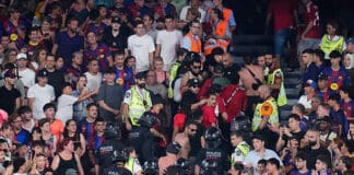 أحداث في مدرجات كامب نو خلال مواجهة برشلونة والأهلي أحداث في مدرجات كامب نو خلال مباراة برشلونة والأهلي