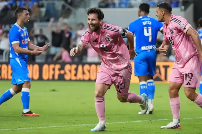 ميسي يقود إنتر ميامي للتتويج بكأس كامبيونيس