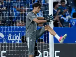 إصابة مفاجئة لياسين بونو قبل مواجهة الهلال ونيوم إصابة مفاجئة لياسين بونو قبل مباراة الهلال ونيوم