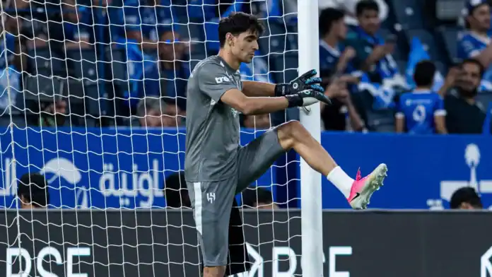 إصابة مفاجئة لياسين بونو قبل مباراة الهلال ونيوم