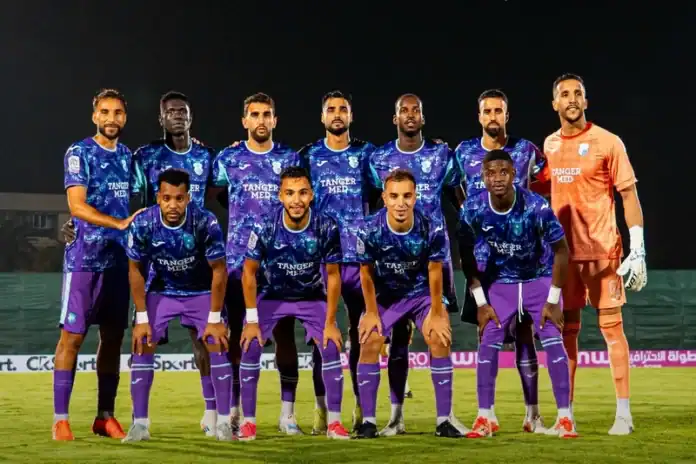 Amal Tiznit s'incline face à l'Union de Tanger Match entre l'Union de Tanger et Amal Tiznit au stade Al-Bashir de Mohammedia, lors de la première journée du championnat