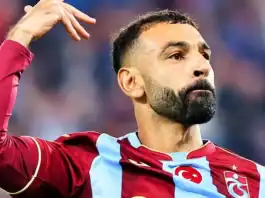محمد صلاح أول لاعب يسجل ويصنع في البطولات الأوروبية الثلاث