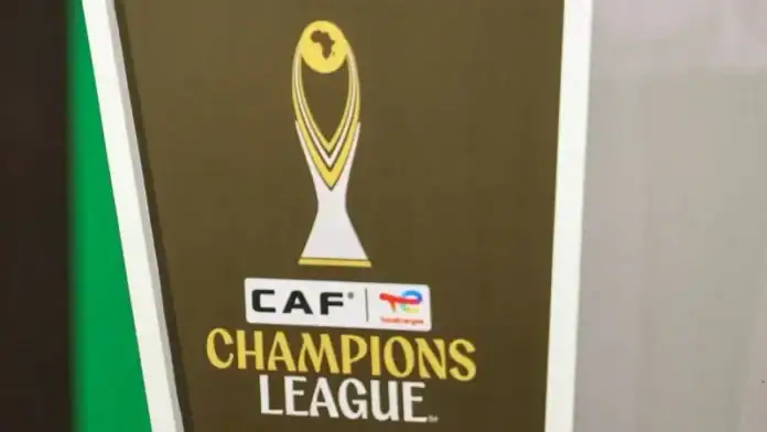 لاعبو المغرب الفاسي خلال مباراتهم أمام أسيك ميموزا في إياب الدور التمهيدي الثاني لدوري أبطال أفريقيا