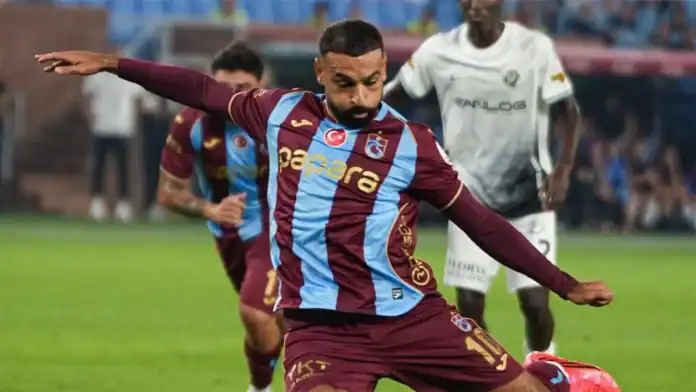 D8B5D984D8A7D8AD-1-2 محمد صلاح يحتفل بهدفه مع طرابزون سبور خلال مباراة بشكتاش