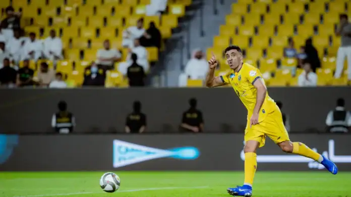 fh5psk2p53pjs1jp1tyy عبد الرزاق حمد الله مهاجم التعاون خلال مباراة في الدوري السعودي للمحترفين