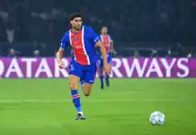 باريس سان جيرمان يهزم برشلونة 4-2 ويمنحه أول خسارة هذا الموسم لاعبو باريس سان جيرمان يحتفلون بهدف أمام برشلونة في دوري أبطال أوروبا